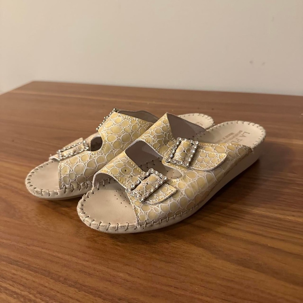 Vintage La plume women's faux snake skin sandals